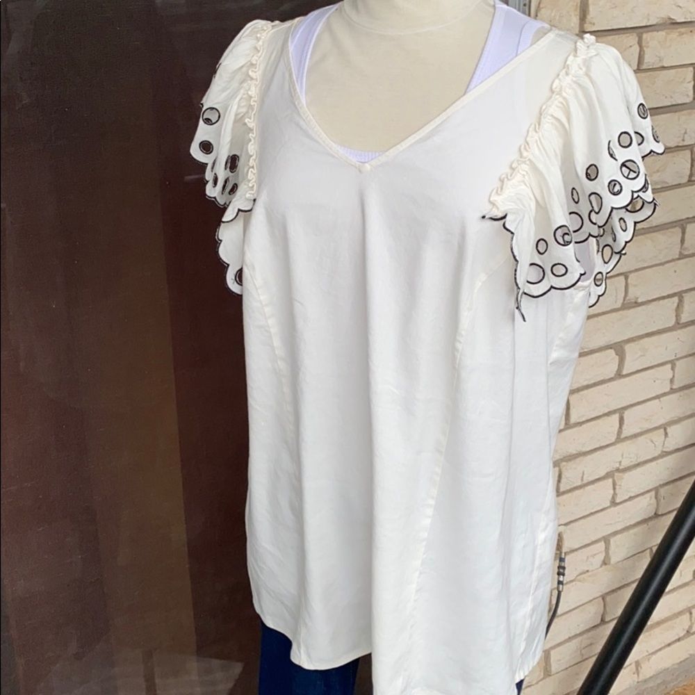 Eyelet Fluter Sleeve Top